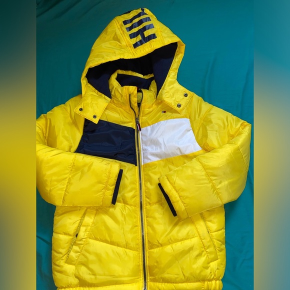 Thick Tommy Hilfiger Coat Boys size Medium (10/12) - Picture 1 of 6